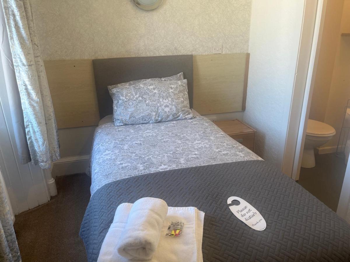 אובאן Dunmoore Guesthouse מראה חיצוני תמונה