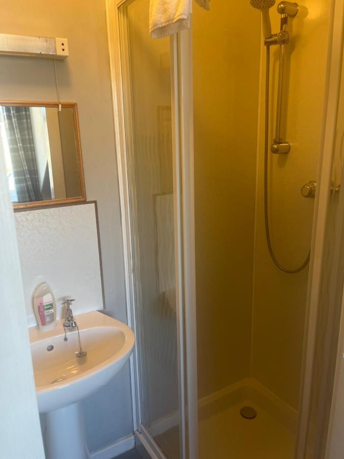 אובאן Dunmoore Guesthouse מראה חיצוני תמונה